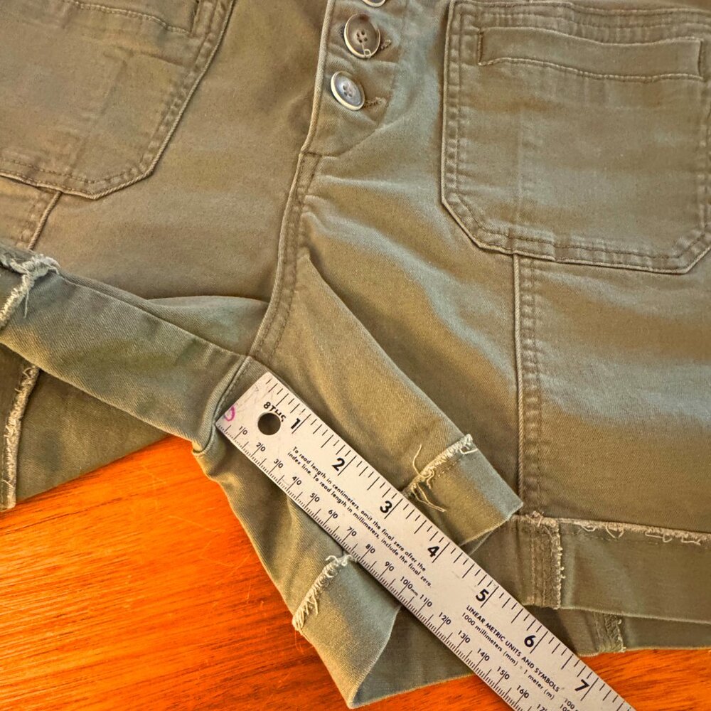 Democracy Womens "Ab"solution Skyrise Button Fly Shorts with Fixed Fray Cuff 10 - Picture 5 of 7